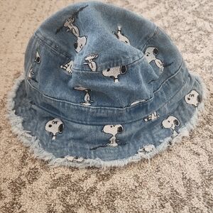American Eagle Snoopy Bucket Hat